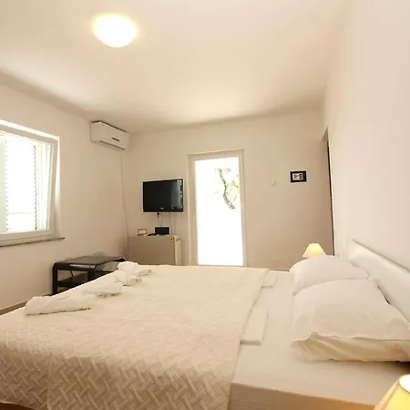 Apartment Fuer 4 Personen Ca 60 Qm In Premantura, Istrien Istrische Riviera *