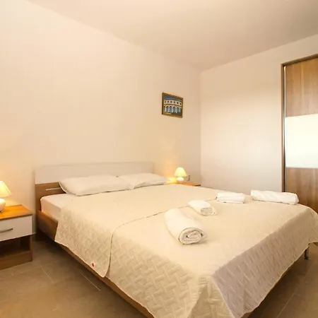 Apartment Fuer 4 Personen Ca 60 Qm In Premantura, Istrien Istrische Riviera *